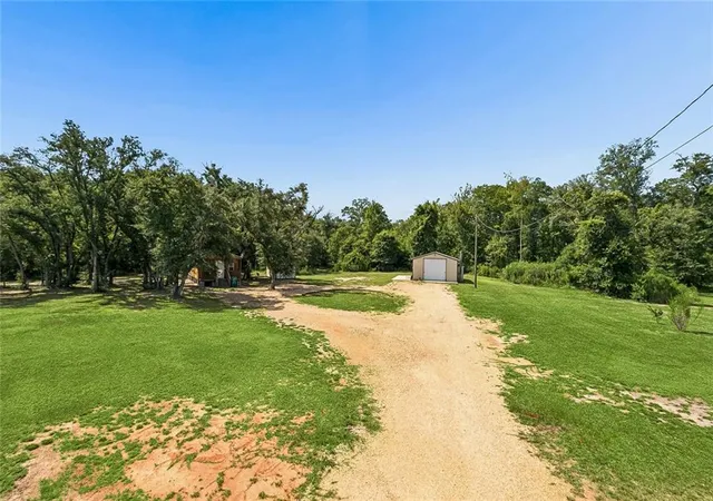 Photo 1 of Sale Pending at 21432 Sibley Rd, Ponchatoula, LA 70454 | MLS# 2569639 | Listing updated on 2026-09-29