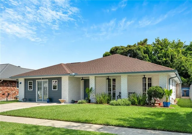 Photo 1 of Single family home for sale at 8021 Barocco Dr, Harahan, LA 70123 | MLS# 2567009 | Listing updated on 2026-09-13