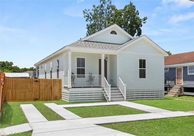 Photo 3 of Single family home for sale at 6230 Lafaye St, New Orleans, LA 70122 | MLS# 2569748 | Listing updated on 2026-09-15