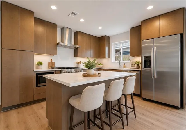 Photo 3 of Sale Pending at 721 N Lester Ave, Metairie, LA 70003 | MLS# 2569780 | Listing updated on 2026-10-06