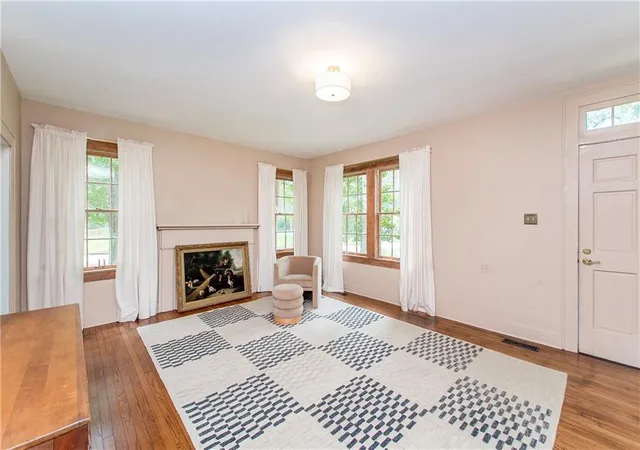 Photo 3 of Single family home for sale at 900 N James Ave, Mc Comb, MS 39652 | MLS# 2570035 | Listing updated on 2026-09-17