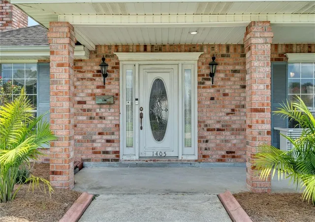 Photo 3 of Single family home for sale at 1405 Ave F Dr, Marrero, LA 70072 | MLS# 2570060 | Listing updated on 2026-09-22