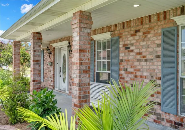 Photo 4 of Single family home for sale at 1405 Ave F Dr, Marrero, LA 70072 | MLS# 2570060 | Listing updated on 2026-09-22