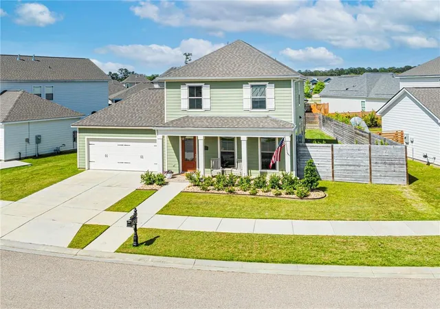 Photo 2 of Single family home for sale at 2033 Prestwood Ln, Covington, LA 70433 | MLS# 2570097 | Listing updated on 2026-09-19