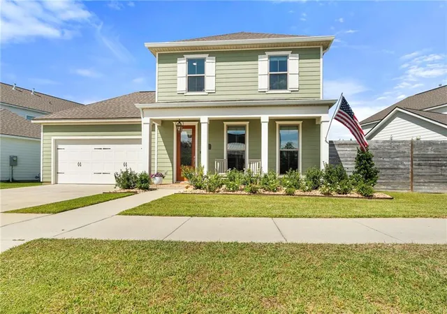 Photo 3 of Single family home for sale at 2033 Prestwood Ln, Covington, LA 70433 | MLS# 2570097 | Listing updated on 2026-09-19