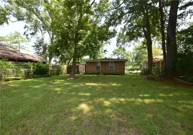 Photo 2 of Single family home for sale at 825 Oak St, Slidell, LA 70458 | MLS# 2570140 | Listing updated on 2026-09-21