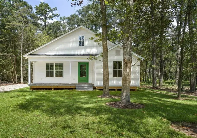 Photo 1 of Single family home for sale at 1128 W 19th Avenue, Covington, LA 70433 | MLS# 2569963 | Listing updated on 2026-09-04