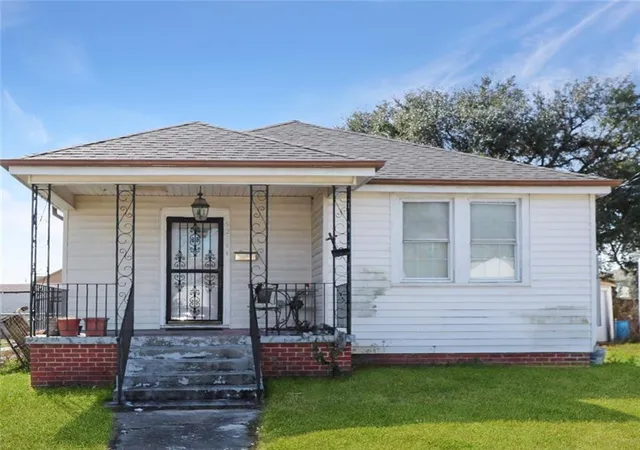 Photo 1 of Single family home for sale at 9214 Stroelitz St, New Orleans, LA 70118 | MLS# 2570189 | Listing updated on 2026-09-29