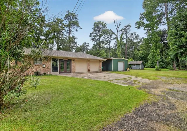 Photo 3 of Sale Pending at 41325 Crown Dr Ext, Ponchatoula, LA 70454 | MLS# 2568606 | Listing updated on 2026-09-01