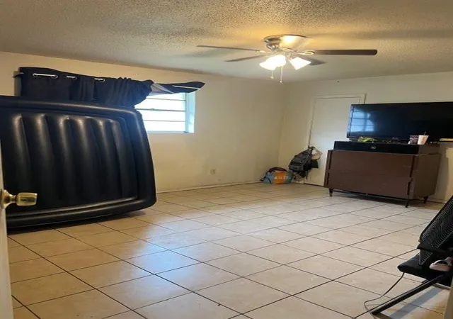 Photo 3 of Sale Pending at 7260-62 Bunkerhill Rd, New Orleans, LA 70112 | MLS# 2570107 | Listing updated on 2026-09-12
