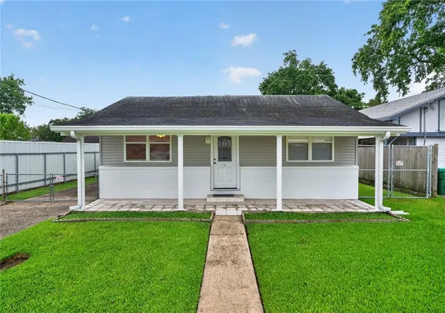 Photo 1 of Single family home for sale at 131 Tullulah Ave, River Ridge, LA 70123 | MLS# 2569769 | Listing updated on 2026-09-16