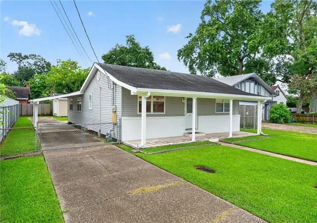 Photo 3 of Single family home for sale at 131 Tullulah Ave, River Ridge, LA 70123 | MLS# 2569769 | Listing updated on 2026-09-16
