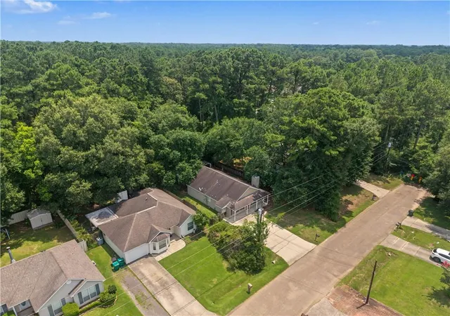 Photo 1 of Single family home for sale at 70208 9th Street, Covington, LA 70433 | MLS# 2570473 | Listing updated on 2026-09-06