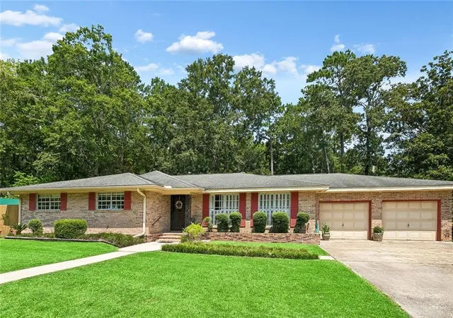 Single family home for sale at 66009 Saint Mary Dr, Pearl River, LA 70452 | MLS# 2570331