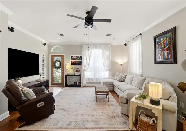 Photo 4 of Sale Pending at 321 Newman Ave, Jefferson, LA 70121 | MLS# 2570597 | Listing updated on 2026-08-31