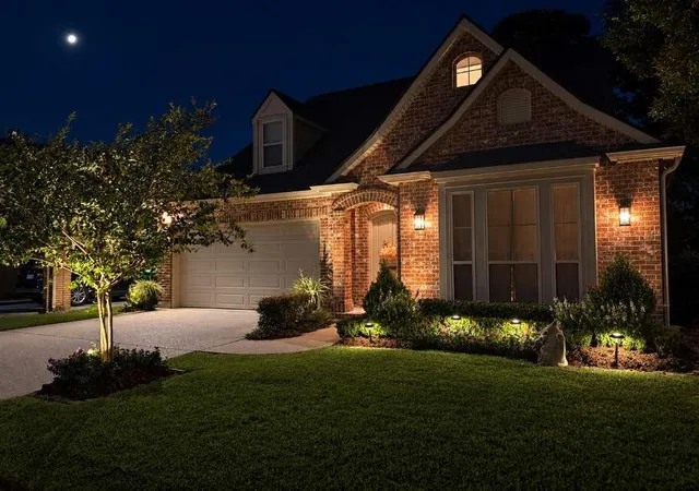 Photo 2 of Single family home for sale at 2732 Metairie Ct, Metairie, LA 70002 | MLS# 2570684 | Listing updated on 2026-09-29