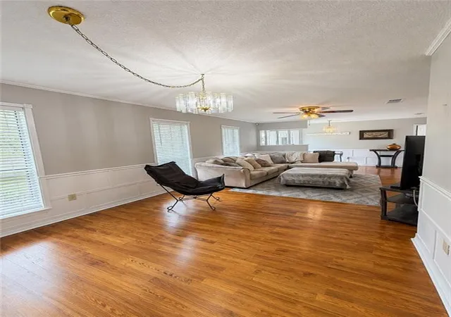 Photo 3 of Single family home for sale at 616 Wall Blvd, Gretna, LA 70056 | MLS# 2570696 | Listing updated on 2026-09-25