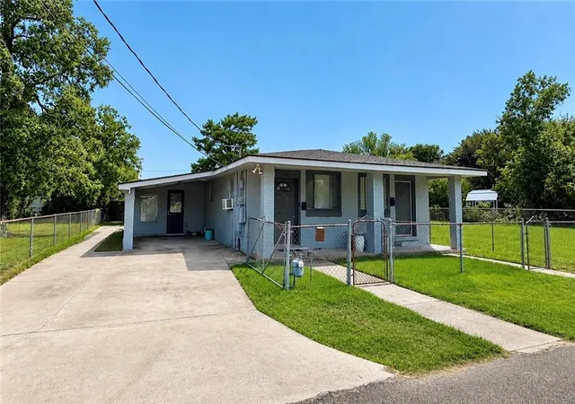 Photo 2 of Multi family home for sale at 156 158 4th Street, Bridge City, LA 70094 | MLS# 2569942 | Listing updated on 2026-10-01