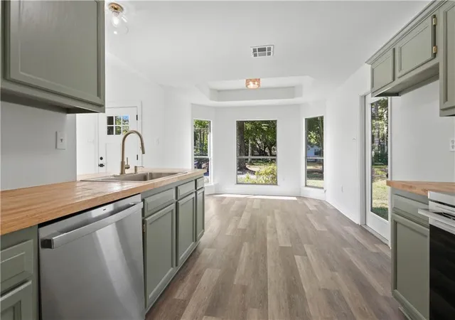 Photo 4 of Single family home for sale at 123 Scott St, Madisonville, LA 70447 | MLS# 2560508 | Listing updated on 2026-09-22