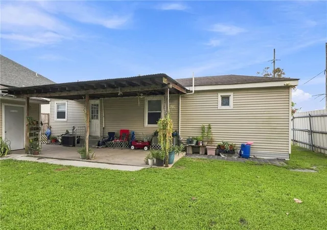 Photo 16 of Single family home for sale at 1504 Center St, Arabi, LA 70032 | MLS# 2569835 | Listing updated on 2026-10-04