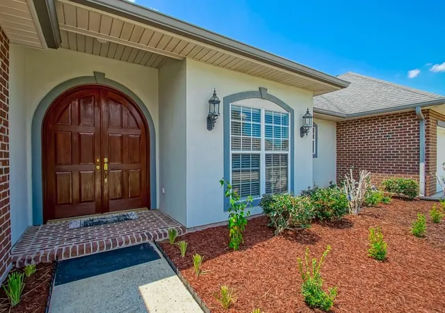 Photo 3 of Sale Pending at 1236 Barbe Dr, Westwego, LA 70094 | MLS# 2570645 | Listing updated on 2026-10-02