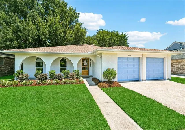 Photo 1 of Single family home for sale at 3312 Lake Trl Dr, Metairie, LA 70003 | MLS# 2570814 | Listing updated on 2026-10-02