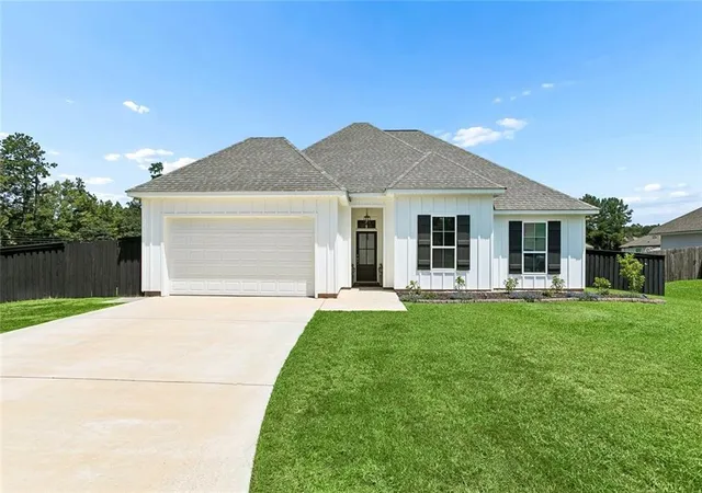 Photo 1 of Sale Pending at 20035 Kenny Ln, Covington, LA 70435 | MLS# 2570481 | Listing updated on 2026-10-07