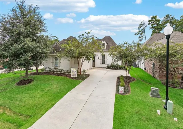 Photo 2 of Sale Pending at 3112 Lost Lake Ln, Madisonville, LA 70447 | MLS# 2570854 | Listing updated on 2026-09-16