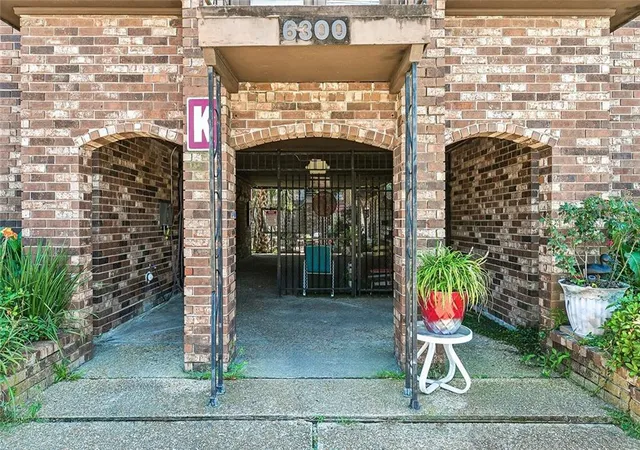 Condo for sale at 6300 Riverside Dr #296, Metairie, LA 70003 | MLS# 2570817