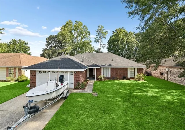 Photo 3 of Single family home for sale at 1601 Rue Lemans, Slidell, LA 70458 | MLS# 2570911 | Listing updated on 2026-09-18