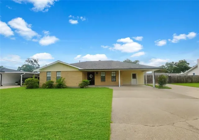Photo 1 of Single family home for sale at 213 Mimosa Ave, Luling, LA 70070 | MLS# 2570914 | Listing updated on 2026-09-04