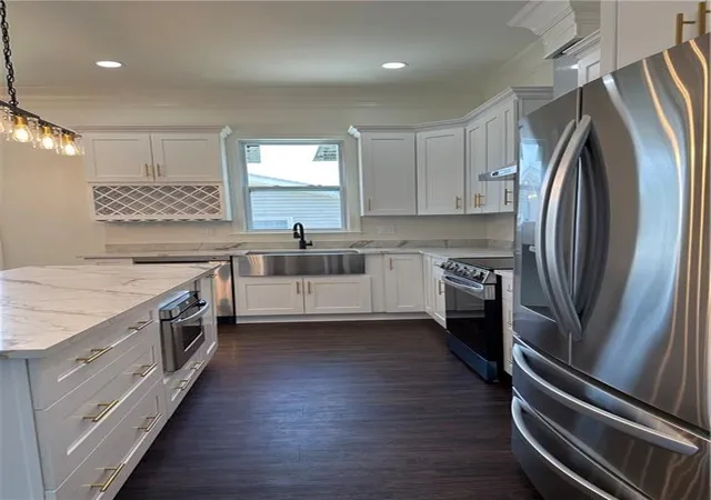 Photo 3 of Sale Pending at 1404 Lucille Ave, Metairie, LA 70003 | MLS# 2570592 | Listing updated on 2026-09-27