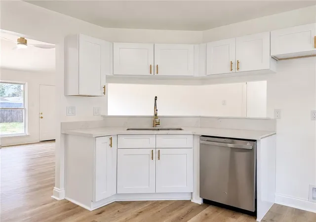 Photo 4 of Single family home for sale at 2909 Laurie Ln, Marrero, LA 70072 | MLS# 2570490 | Listing updated on 2026-09-17