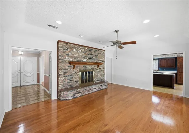 Photo 3 of Single family home for sale at 901 Del Mar, Hammond, LA 70403 | MLS# 2570975 | Listing updated on 2026-09-14