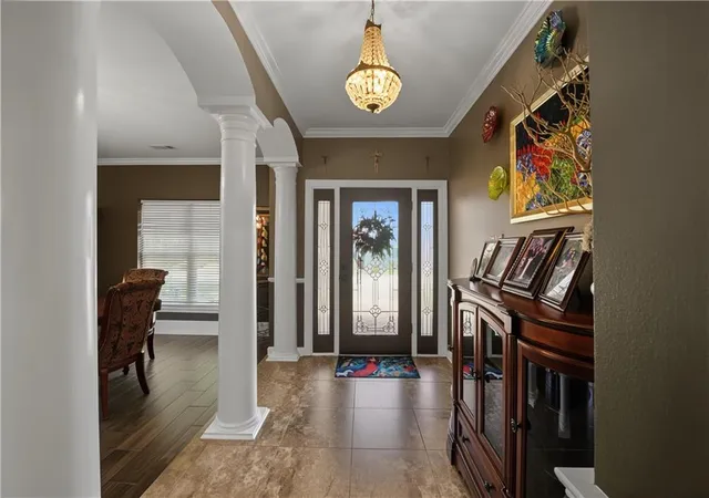 Photo 3 of Single family home for sale at 25 Chateau Haut Brion Dr, Kenner, LA 70065 | MLS# 2570809 | Listing updated on 2026-09-29