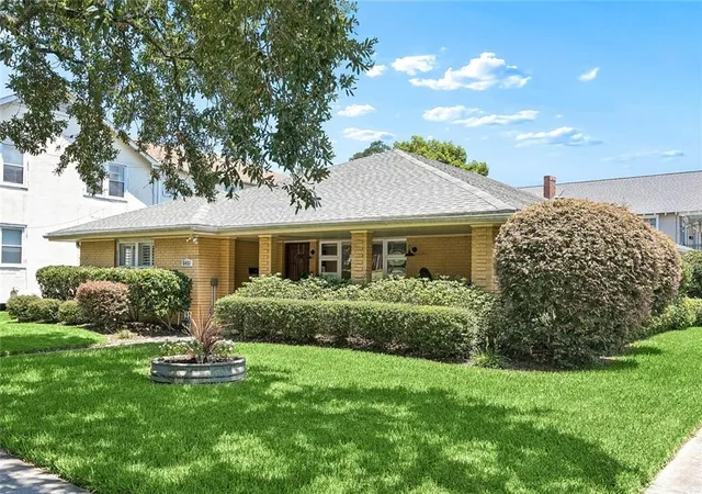 Photo 1 of Single family home for sale at 5451 Canal Blvd, New Orleans, LA 70124 | MLS# 2571043 | Listing updated on 2026-09-19