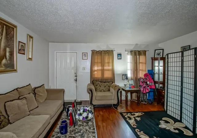 Photo 3 of Townhouse for sale at 1016 Dimarco Dr, Marrero, LA 70072 | MLS# 2571002 | Listing updated on 2026-09-15