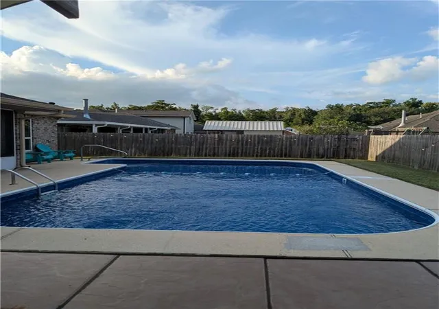 Photo 3 of Sale Pending at 214 Hawthorn Dr, Luling, LA 70070 | MLS# 2571118 | Listing updated on 2026-09-05