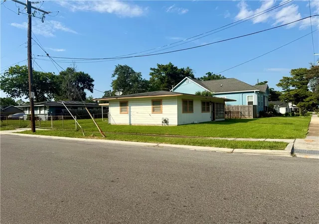 Photo 3 of Single family home for sale at 4801 Stephen Girard Ave, New Orleans, LA 70126 | MLS# 2571178 | Listing updated on 2026-09-16