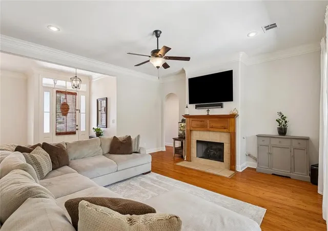 Photo 3 of Single family home for sale at 512 English Oak Dr, Madisonville, LA 70447 | MLS# 2571133 | Listing updated on 2026-09-17