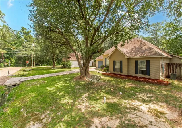Photo 3 of Single family home for sale at 70312 1st Street, Covington, LA 70433 | MLS# 2571238 | Listing updated on 2026-09-18