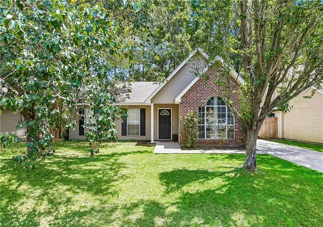 Photo 1 of Single family home for sale at 70052 9th Street, Covington, LA 70433 | MLS# 2570855 | Listing updated on 2026-09-20