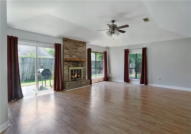 Photo 2 of Single family home for sale at 704 S Lake Caddo Ct, Slidell, LA 70461 | MLS# 2571020 | Listing updated on 2026-09-20