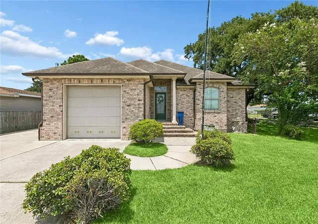 Photo 1 of Sale Pending at 5216 Oak Dr, Marrero, LA 70072 | MLS# 2571282 | Listing updated on 2026-09-06