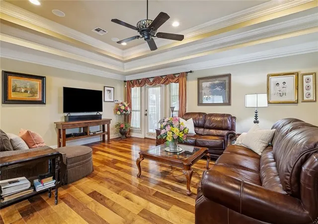 Photo 3 of Sale Pending at 5216 Oak Dr, Marrero, LA 70072 | MLS# 2571282 | Listing updated on 2026-09-06