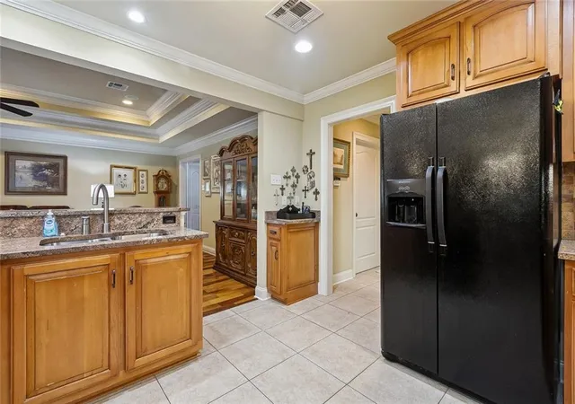 Photo 4 of Sale Pending at 5216 Oak Dr, Marrero, LA 70072 | MLS# 2571282 | Listing updated on 2026-09-06