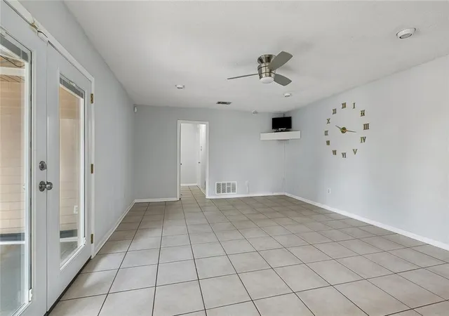 Photo 3 of Single family home for sale at 2533 Eastview Dr, Harvey, LA 70058 | MLS# 2570676 | Listing updated on 2026-09-16