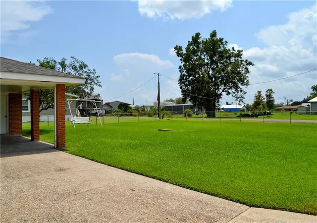 Photo 3 of Single family home for sale at 406 W Easy St, Destrehan, LA 70047 | MLS# 2571423 | Listing updated on 2026-09-15