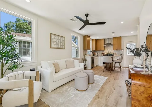 Photo 3 of Single family home for sale at 605 Gelpi Ave, Jefferson, LA 70121 | MLS# 2570543 | Listing updated on 2026-09-21