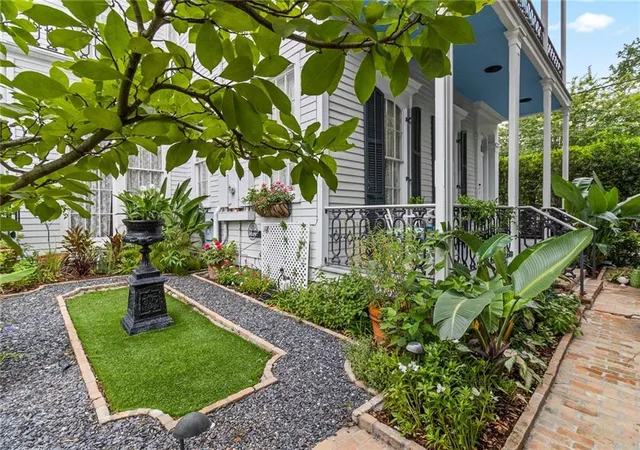 Photo 3 of Single family home for sale at 3201 Chestnut St, New Orleans, LA 70115 | MLS# 2566512 | Listing updated on 2026-09-30